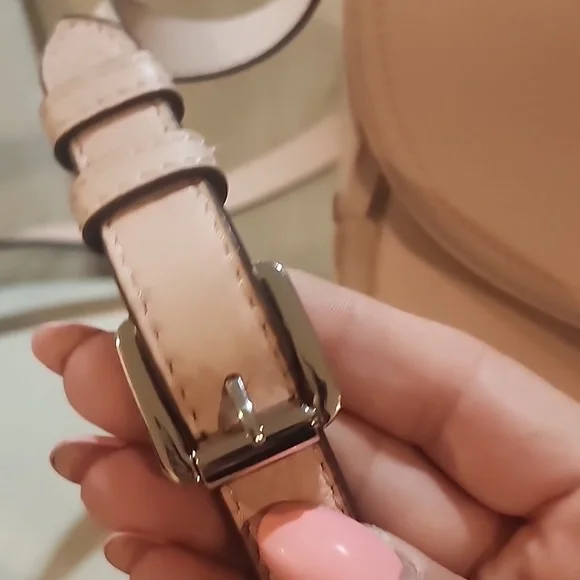 Vince Camuto Pink Crossbody/Shoulder Bag with Flap Design and adjustable Strap - Picture 5 of 15